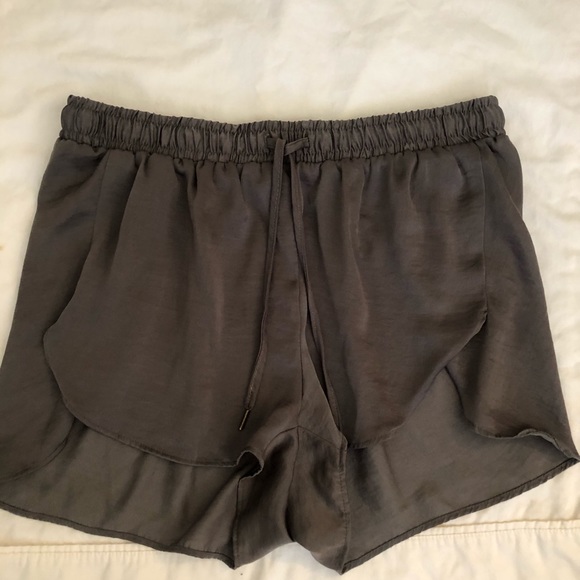 Olive green silk drawstring shorts - Picture 1 of 1